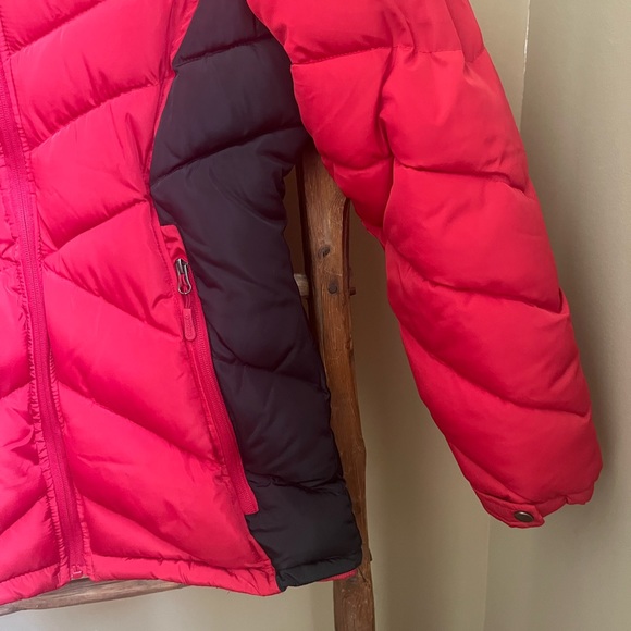 NWOT Women's Reebox Strength Power Hooded Puffer Jacket Size Small - Picture 7 of 13